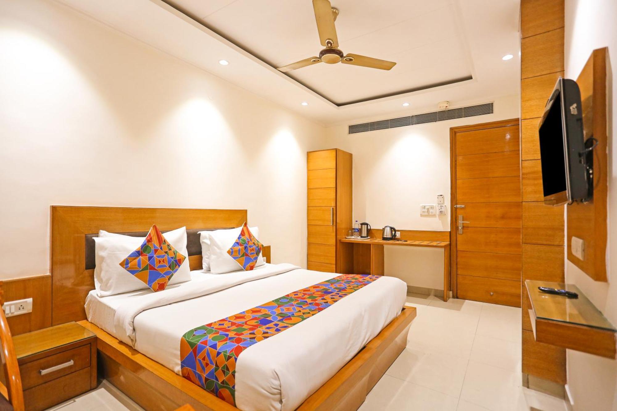 Hotel Silky Palace Near Igi Airportt Neu-Delhi Exterior foto